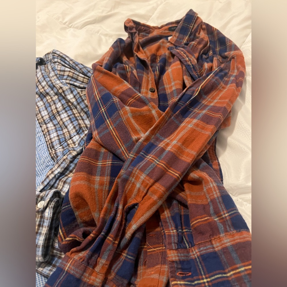 Two button ups Mens size medium - Picture 3 of 3